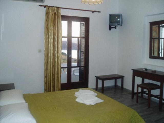 Rita'S Rooms Chora  Room photo